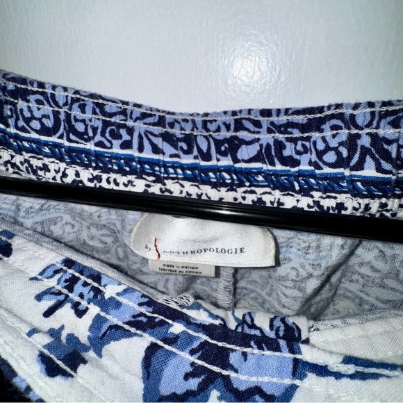 Anthropologie Linen Blend Blue/White Floral Capris - Picture 6 of 10